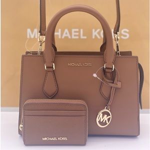 Michael Kors Small Satchel Crossbody And
Wallet Set Brown